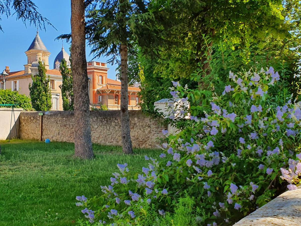 Gite Les Arches Saint-Andeol-le-Chateau Exterior foto